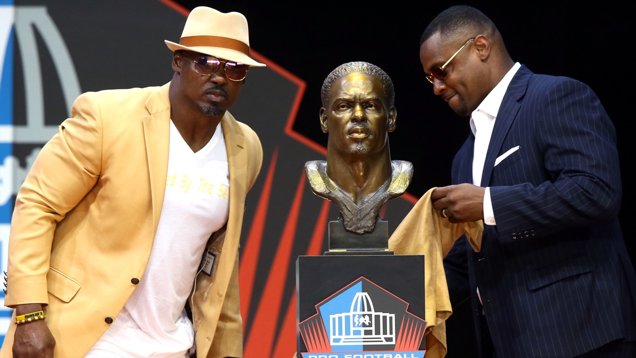 Former Clemson standout Dawkins inducted into NFL Hall of Fame