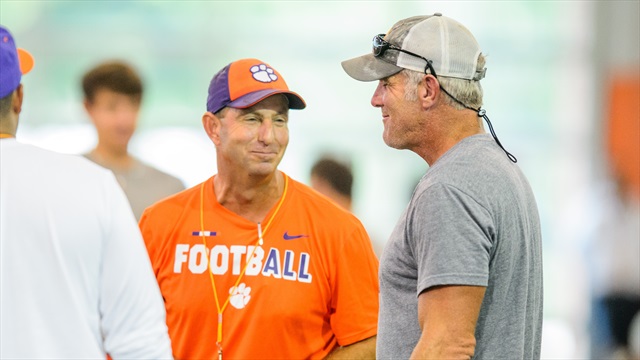 Dabo Swinney, Brett Favre