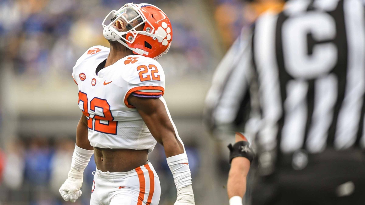 Ravens Select LB Trenton Simpson in Third Round