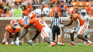Clemson sophomore gives Saturday's defensive performance a C-