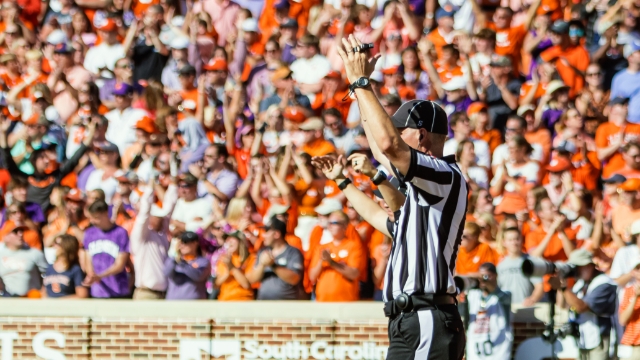 Referees, Touchdown