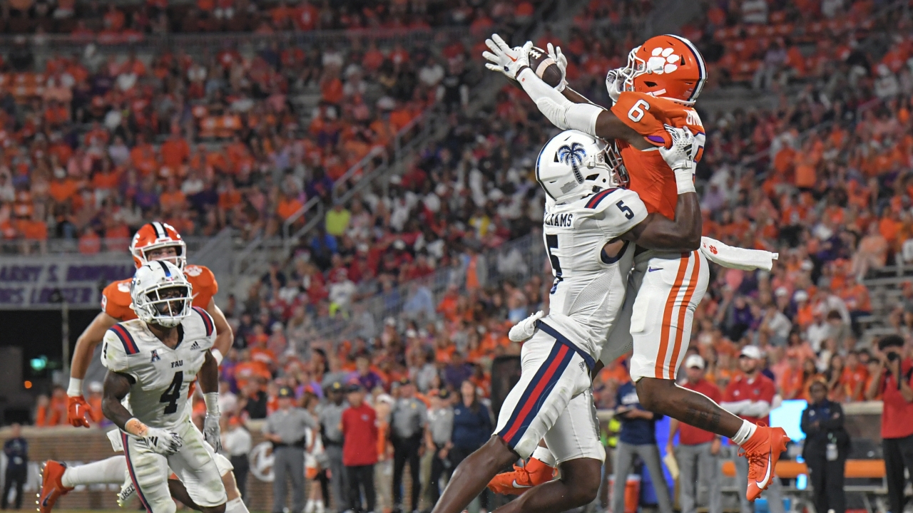 Tyler Brown continues to shine for Clemson Football - Sports Illustrated  Clemson Tigers News, Analysis and More