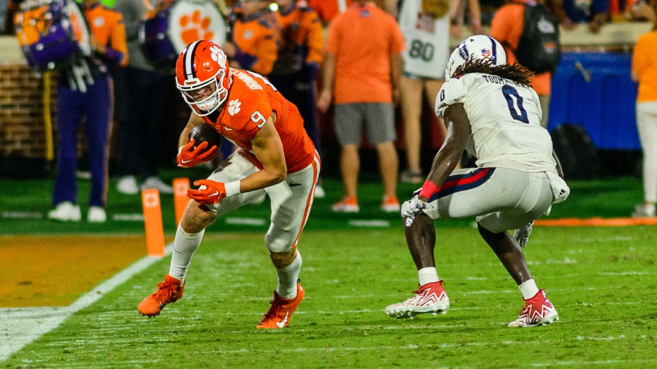 Clemson’s Jake Briningstool on preseason watch list for 2024 John Mackey Award