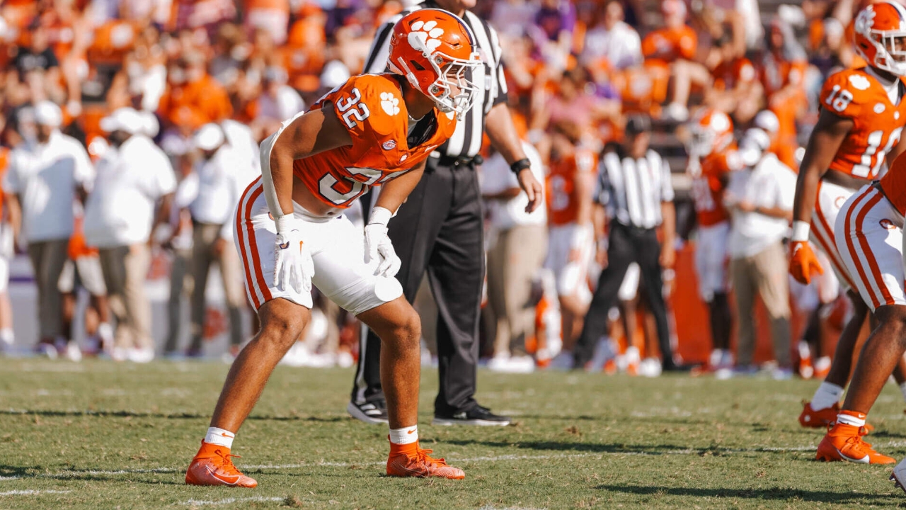 Clemson Freshman Learning a Lot From Trotter, Carter