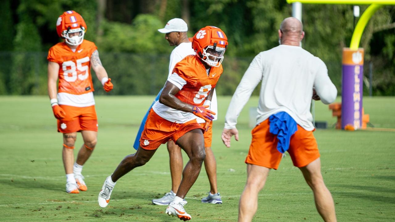 Randall Core Randall Embracing New Identity in Clemson Backfield, 'I Didn’t Want to ...