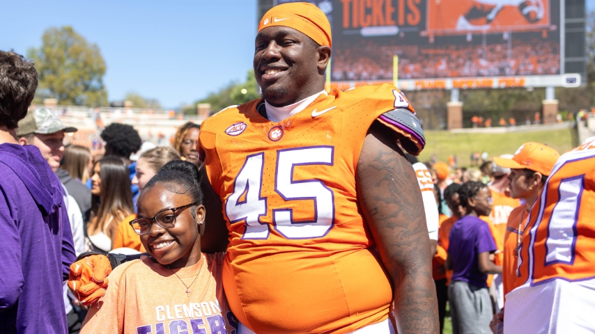 'He’s a Guy We’re Counting On': Burley Steps Into the Spotlight for Defensive Line